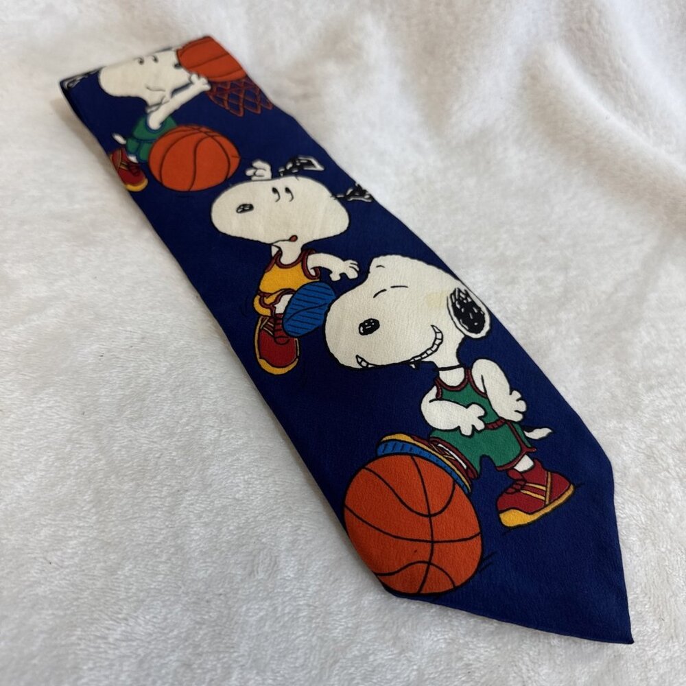 Peanuts Snoopy Necktie 100% Silk Basketball Hoops Navy blue The Second Hero